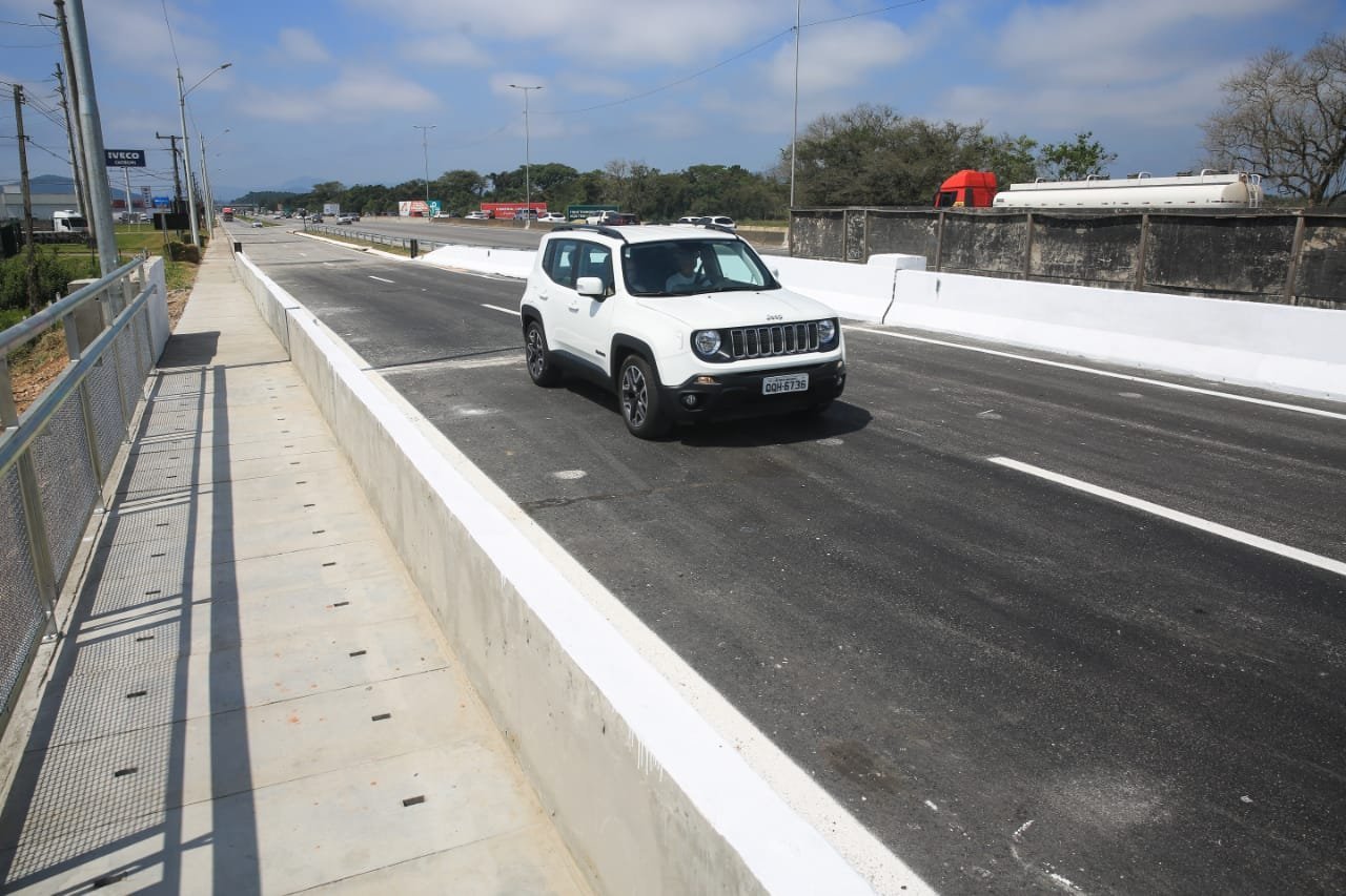 Ponte Canal Itajaí Mirim BR 101 SC